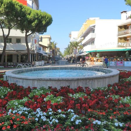 Marco Polo Apartment Lignano Sabbiadoro Exterior photo