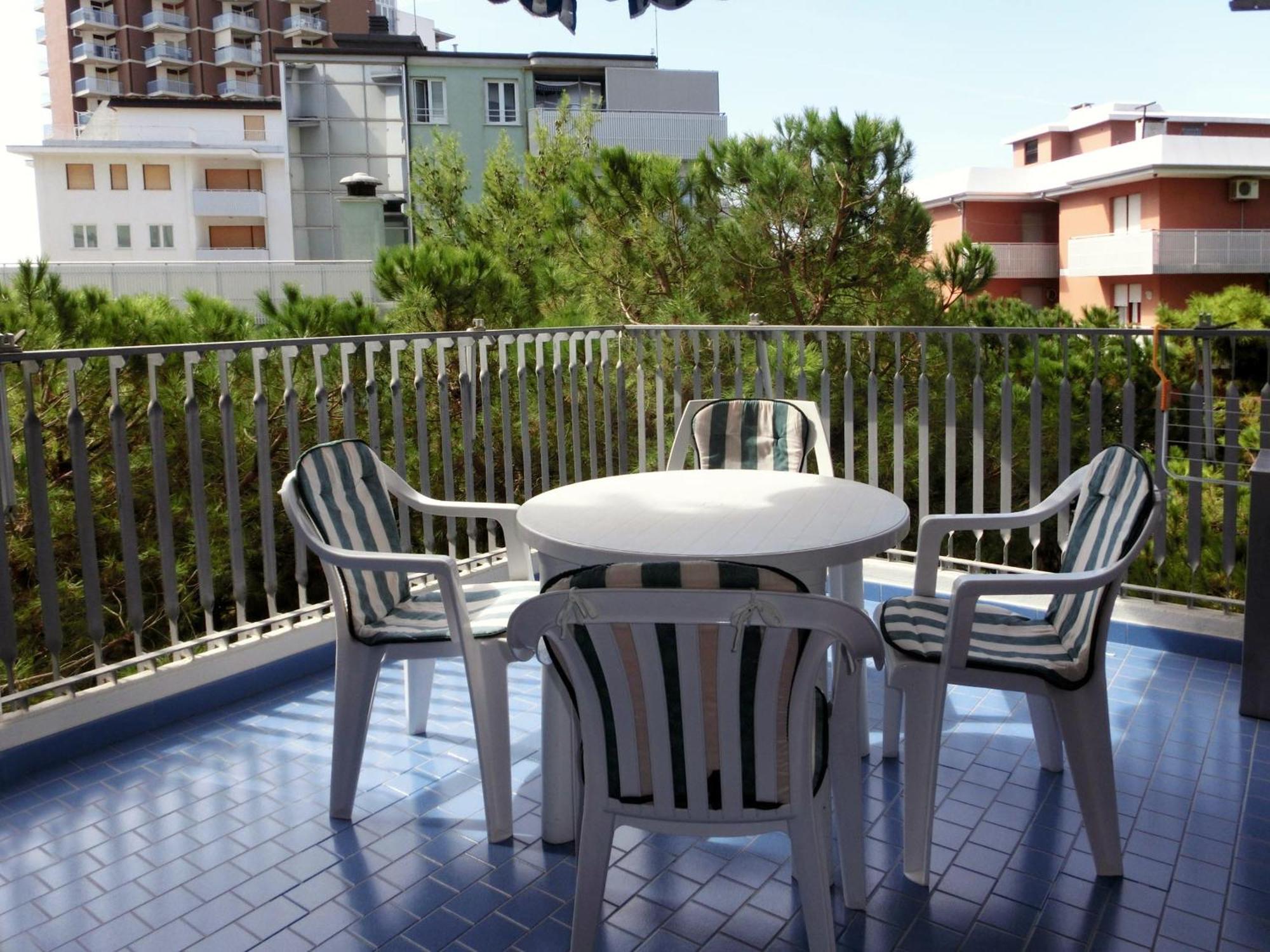 Marco Polo Apartment Lignano Sabbiadoro Exterior photo